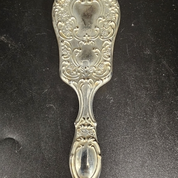 Vintage Victorian silver plate brush and comb set. - Picture 6 of 6